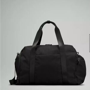 Lululemon Command the day Duffle 37 litre